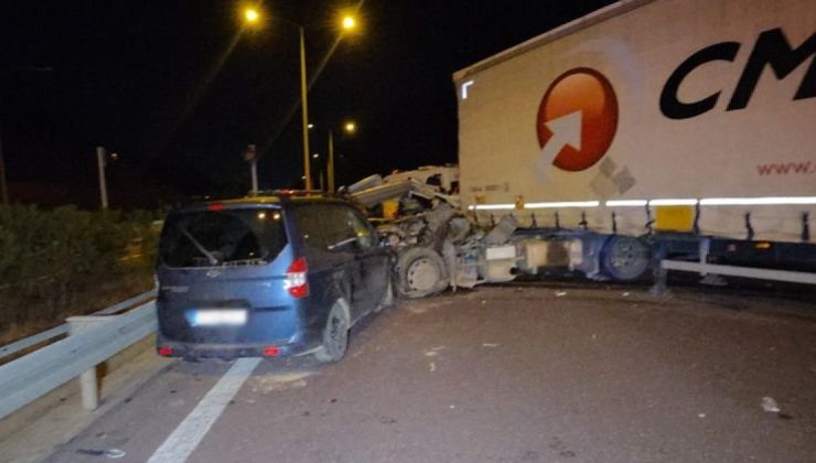 Bursa’da 3 araç kazaya karıştı: 1 ölü, 7 yaralı