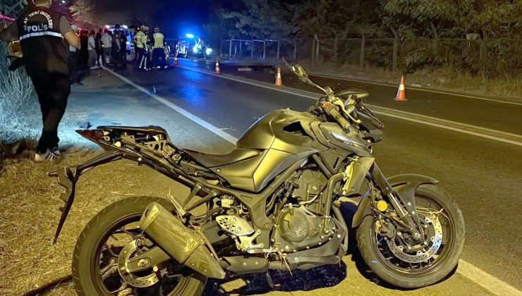 Devrilen motosikletten midibüsün altına savrulan sürücü hayatını kaybetti