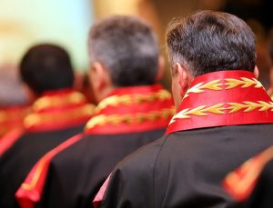 4 bin 967 hakim ve savcının görev yeri değiştirildi
