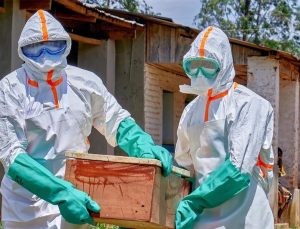 Ebola virüsü sınırları aştı, Avrupa ve Güney Amerika alarma geçti