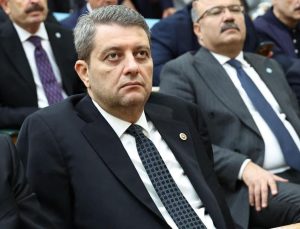 İYİ Parti’den istifa eden İstanbul Milletvekili Ersin Beyaz, AK Parti’ye katılıyor