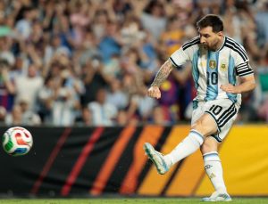 Lionel Messi 45 saniyede tarihe geçti