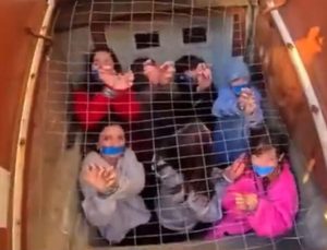 ABD’de korku filmi gibi olay: 16 kardeşi 13 metrekarelik odada yıllarca hapsettiler