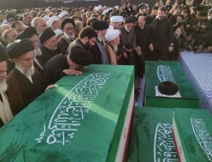 Hamaney’in naaşı Kum’a ulaştı: Halefi törenlere katılmadı