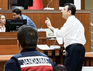 İBB davasında gerginlik! Ekrem İmamoğlu hakim tarafından salondan çıkarıldı