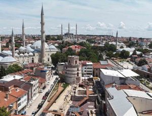 Sanat tarihçisi Prof. Dr. Beksaç: “Makedonya Kulesi hak ettiği bilgiye layık olması gereken bir yapı”