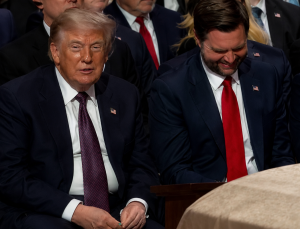 Trump ve Vance’in Lindsey Graham’ın cenazesindeki halleri şaşırttı