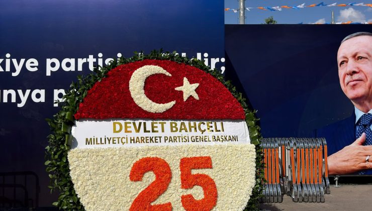 Bahçeli’den AK Parti’nin 25. Yıl Dönümüne Özel Tebrik Çelengi