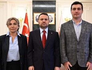 Bakan Gürlek, Behçet Oktay’ın ailesini kabul etti: İşte görüşmeden ilk kareler