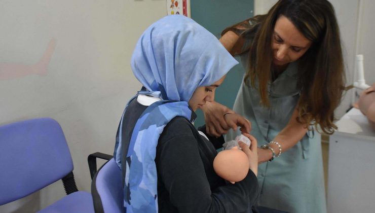 Buca Seyfi Demirsoy’da Dünya Emzirme Haftası Etkinliği: ‘Anne Sütü Bebeğin İlk Aşısı’