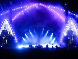 Dolu Kadehi Ters Tut ile mor ve ötesi, İstanbul Festivali’nde rock rüzgârı estirdi