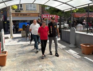 Eskişehir’de misafir gittiği arkadaşının evinde bıçaklanarak öldürülen Bülent Sap’ın cinayetinde 4 şüpheli adliyeye sevk edildi