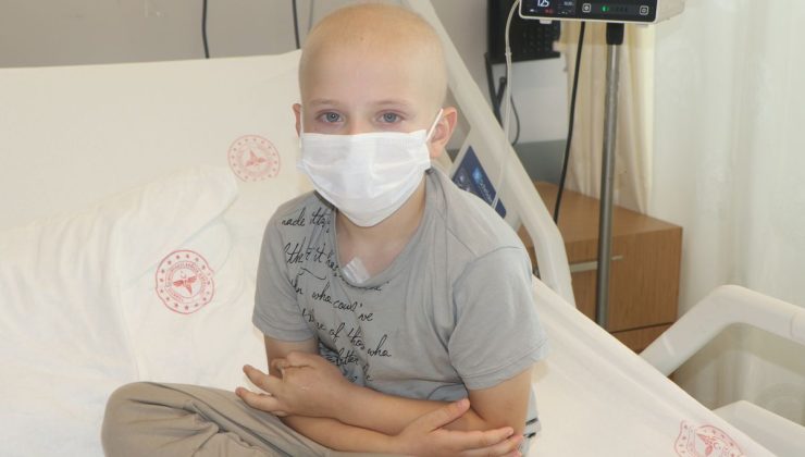 Harun’un 20 cm’lik tümörü tedaviyle temizlendi