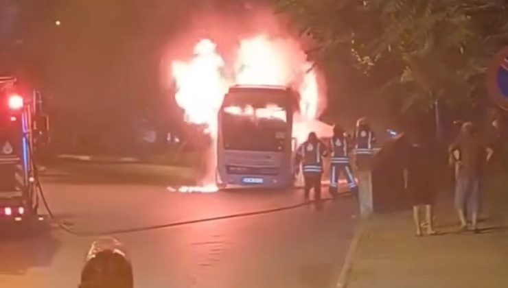 Kartal’da Park Halindeki Minibüste Yangın