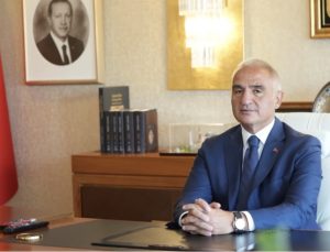 Mehmet Nuri Ersoy, Zafer Bayramı’nda istiklal ve istikbal vurgusu yaptı