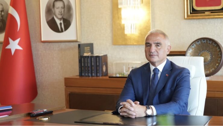 Mehmet Nuri Ersoy, Zafer Bayramı’nda istiklal ve istikbal vurgusu yaptı
