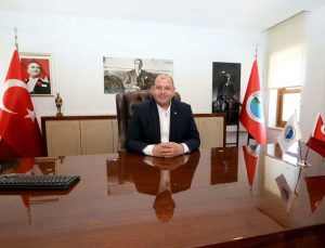 Menderes Belediye Başkanı Çiçek, CHP’den istifa etti