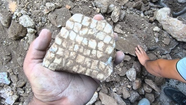Reyhanlı’da Altyapı Kazısında Mozaik Bulundu