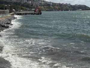 Tekirdağ’da poyraz iki gündür deniz ulaşımını olumsuz etkiliyor