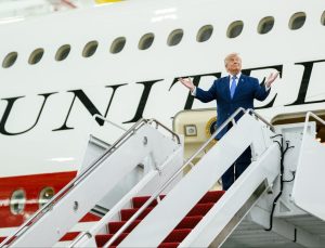 Trump, Türkiye’deki NATO Zirvesi Sonrası Gizlice Uçak Değiştirdi