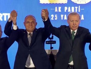 Üç milletvekili AK Parti’ye katıldı