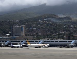 Venezuela’nın en büyük havalimanında kargo operasyonları yeniden başladı