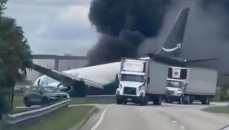 ABD’de kargo uçağı pistten çıkıp araçlara çarptı: 5 ölü, 5 yaralı