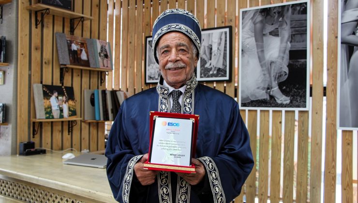 Ahilik Haftası’nda Adana’da 63 yıldır fotoğrafçılık yapan usta yılın ahisi seçildi