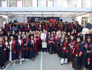 Atatürk Üniv. Açık ve Uzaktan Öğretim Fakültesinden yaklaşık 200 mezun Bakü’de kep attı