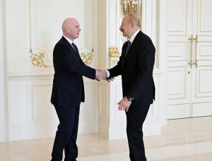 Azerbaycan Cumhurbaşkanı Aliyev ile FIFA Başkanı Infantino U-15 şampiyonasını konuştu