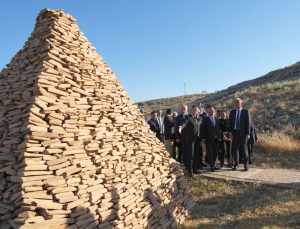 Bakan Ersoy Perre Antik Kenti’nde İncelemelerde Bulundu; Depremde Hasar Gören Tarihi Eserler Yeniden Hizmete Açıldı