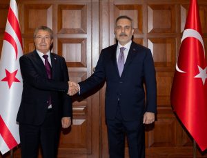 Bakan Fidan, KKTC Başbakanı Üstel ve Irak Temsilciler Meclisi Başkanı Al-Halbusi’yi kabul etti