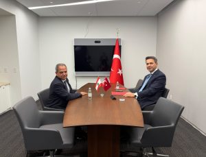 Bayraktar, Lübnanlı bakanla elektrik ve hidrokarbon alanındaki iş birliğini görüştü