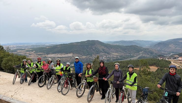 Bisiklet Federasyonu işbirliğiyle sağlıklı gelecek için 6 kilometre pedal çevrildi