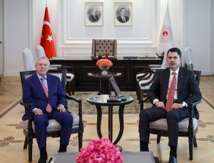 Çevre Bakanı Kurum, Fenerbahçe Başkanı Aziz Yıldırım’ı Bakanlıkta ağırladı