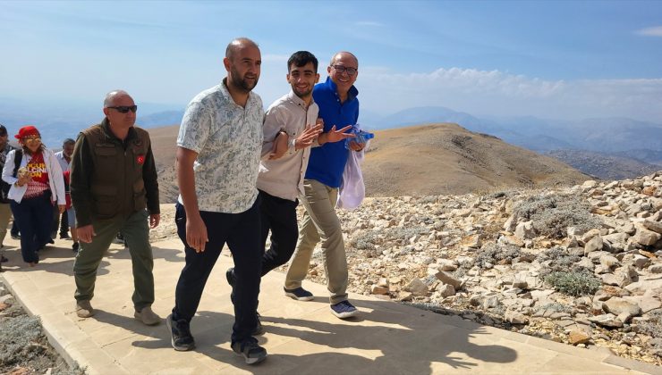 Engelliler, Adıyaman Kahta’daki Nemrut Dağı’na 24’üncü etkinlikte tırmanarak ulaştı
