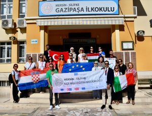 Erasmus’la Silifke’ye gelen 11 öğretmen Gazipaşa İlkokulunda öğrencilerle buluştu