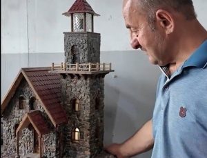 Erzincanlı emekli usta, Kemah, Çayırlı ve Tercan taşlarıyla minyatür ev yapıyor