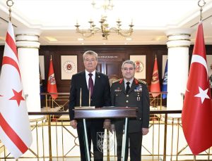 Genelkurmay Başkanı Orgeneral Bayraktaroğlu, KKTC Başbakanı Üstel ile görüştü