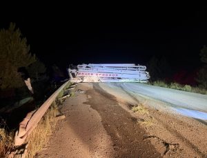 Göynük’te devrilen beton pompasındaki 2 kişi yaralandı