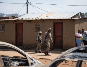 Güney Afrika’da eğlence mekanına silahlı saldırıda 17 kişi öldü, 15 kişi yaralandı
