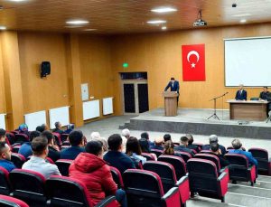 Hisarcık’ta eğitimciler Türkiye Yüzyılı Maarif Modeli’ni değerlendirdi