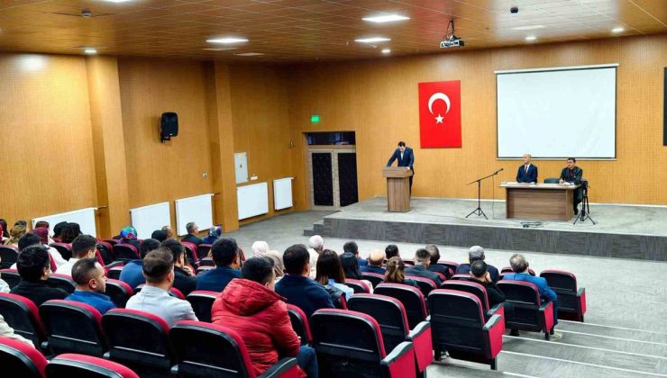 Hisarcık’ta eğitimciler Türkiye Yüzyılı Maarif Modeli’ni değerlendirdi
