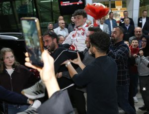 İsrailli rakibini yenerek dünya şampiyonu olan milli sporcuya Kastamonu’da coşkulu karşılama