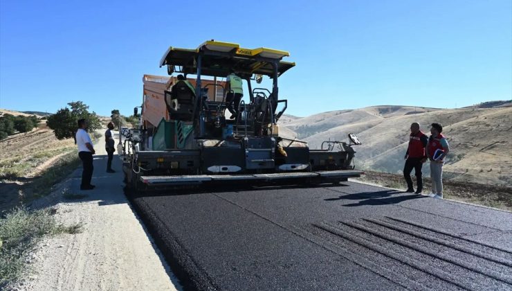 Keskin’de Köy Yollarına Asfalt Çalışmaları Sürüyor
