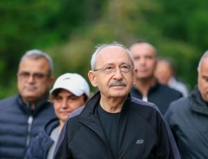 Kılıçdaroğlu, Abant’ta CHP grup toplantısı öncesi partililerle yürüdü