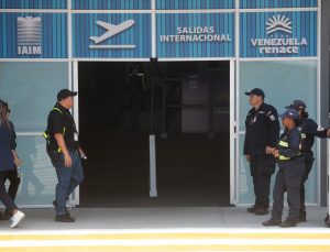 Maiquetia Havalimanı Geçici Terminallerle Yeniden Ticari Uçuşlara Başladı