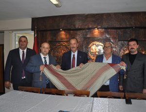 MHP Genel Sekreter Yardımcısı Osmanağaoğlu, İzmir’de temaslarda bulundu
