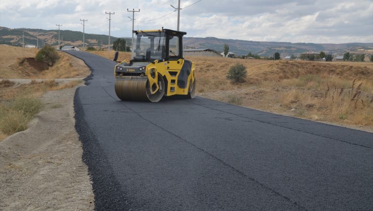 Muş’ta İl Özel İdaresi bu yıl 105 kilometrelik köy yolunu asfaltlamayı hedefliyor