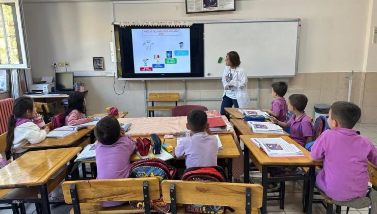 Nazilli’de ilkokul öğrencilerine ağız ve diş sağlığı ile dengeli beslenme anlatıldı